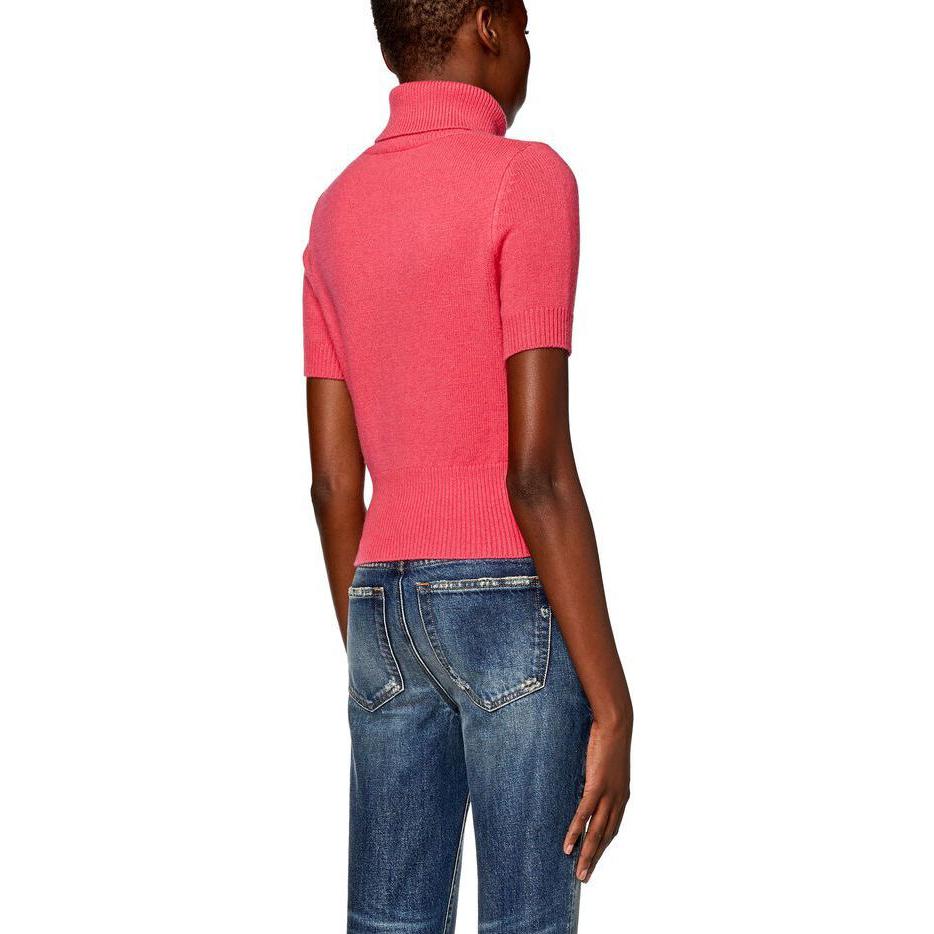 Shop (W) DIESEL FW23 ピンク オーバルDロゴ ニット 半袖 タートルネック セーター A067130KCAE-3CX