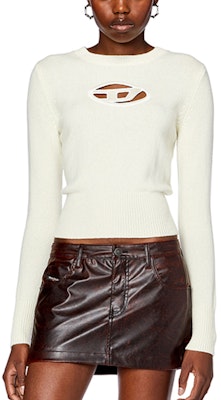 (W) DIESEL FW23 OVAL-D Logo Cutout Crewneck Sweater Wanita Putih. A067120KCAE-5KM Lookbook (W) DIESEL FW23 OVAL-D Logo Cutout Crewneck Sweater Wanita Putih. A067120KCAE-5KM