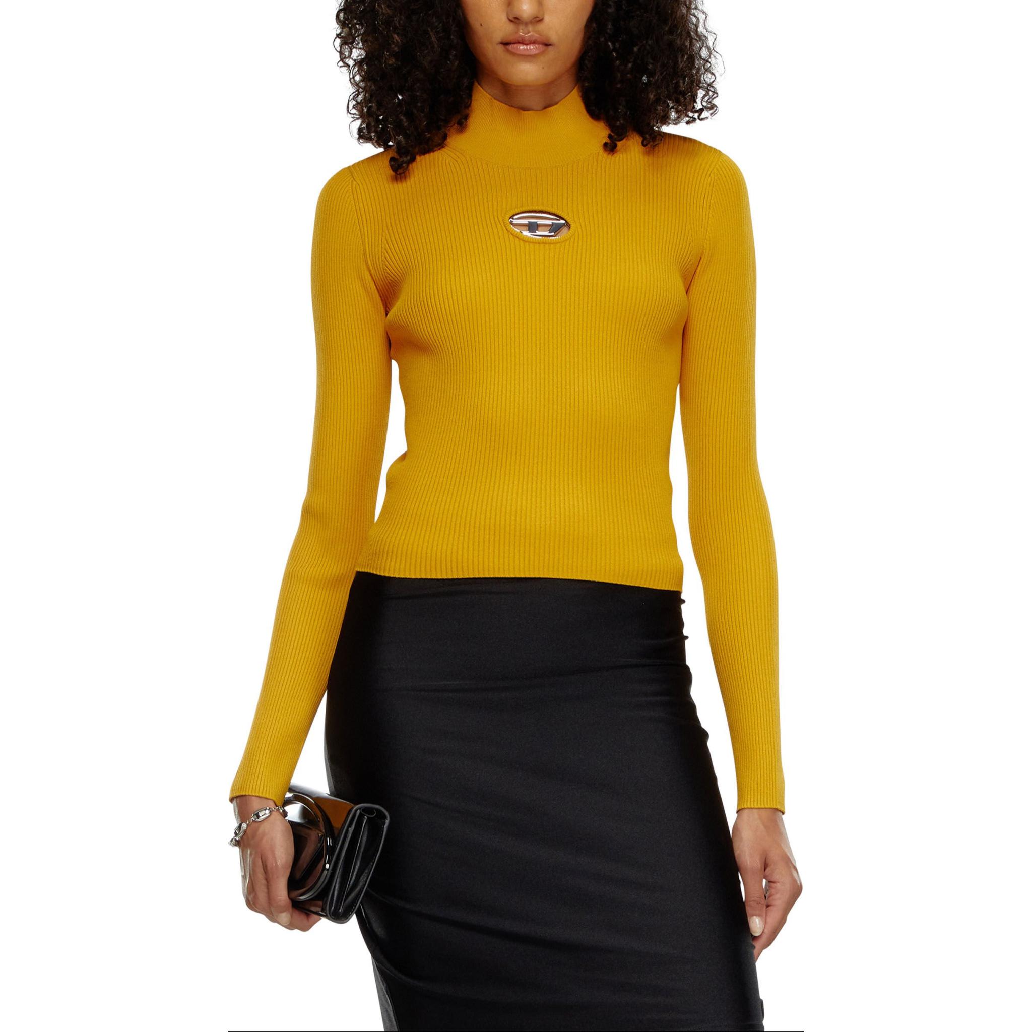 Shop (W) DIESEL OVAL-D 高领针织毛衣配金属标志 浅棕色 A141870DLAX-7ER