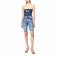 Lookbook (W) DIESEL SS23 藍色金屬鏤空標誌無肩帶修身上衣。 A057700HEAS