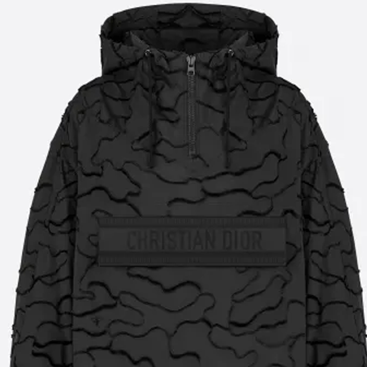 Lookbook (W) Chaqueta Acolchada con Capucha Camuflaje Negro DIOR. 017C10A2960-X9000