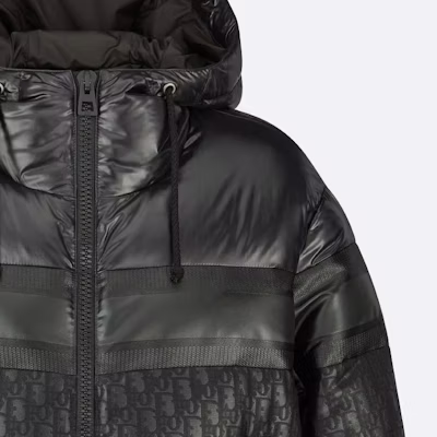 (W) DIOR Jaket Hoodie Hitam Puffer dengan Logo dan Resleting. 147C21A2762-X9000 Purchase (W) DIOR Jaket Hoodie Hitam Puffer dengan Logo dan Resleting. 147C21A2762-X9000