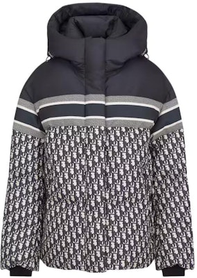 (W) DIOR Hoodie Jaket Biru Full-Zip dengan Full Print Huruf Bergaris. 417C22A2968-X5803 Order (W) DIOR Hoodie Jaket Biru Full-Zip dengan Full Print Huruf Bergaris. 417C22A2968-X5803