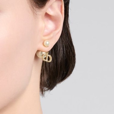 (Women) DIOR Gold Logo Engraved Metal Earrings. E3366WOMCY Purchase (Women) DIOR Gold Logo Engraved Metal Earrings. E3366WOMCY