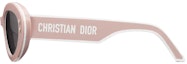 Shop (W) DIOR 粉色貓眼太陽眼鏡附logo細節設計。 DPFCB1UQR40A0