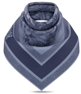 (W) 디올 소프트 프린팅 실크 스카프 블루 21JOU070I602C525 Lookbook (W) 디올 소프트 프린팅 실크 스카프 블루 21JOU070I602C525