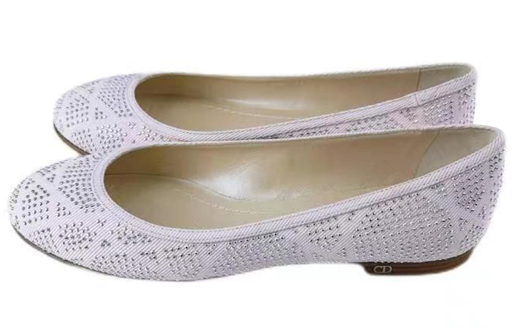 Lookbook (W) 迪奥 B23 低帮“白色” KCB017DEI_S34P