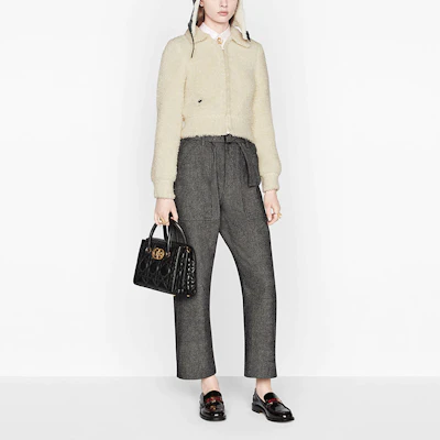 (W) 디올 베이지 비 자수 롱슬리브 캐주얼 숏코트 154V05AM114-X0810 Shop (W) 디올 베이지 비 자수 롱슬리브 캐주얼 숏코트 154V05AM114-X0810