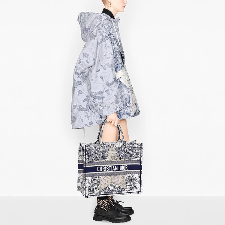 Details for (W) DIOR Jaket Hoodie Biru Putih Motif Peta dengan Tali Serut 047C10A2863X-5882