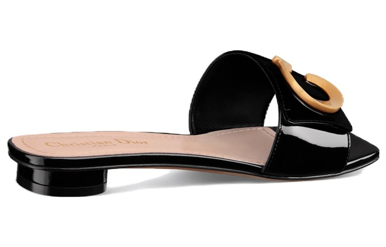 Lookbook (W) Dior C'est Dior 'Selipar Rata Kulit Hitam'. KCQ887VNI_S900