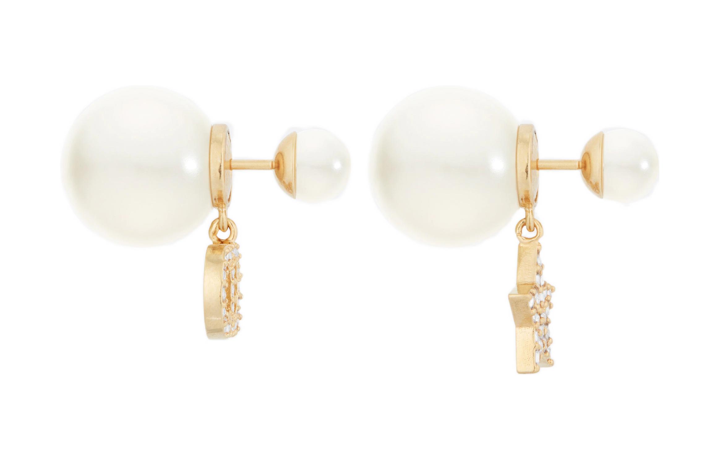 Shop (W) Anting DIOR CD Asymmetric Star Charm Putih/Gold Metal Resin Wanita E1038TRICY_D03S