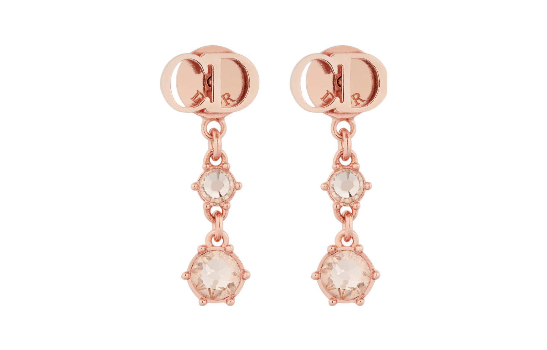 Order (W) Anting Dior CD Logo Pink dengan Metal Finish dan Kristal Imitasi untuk Wanita. E2056WOMCY_D12P
