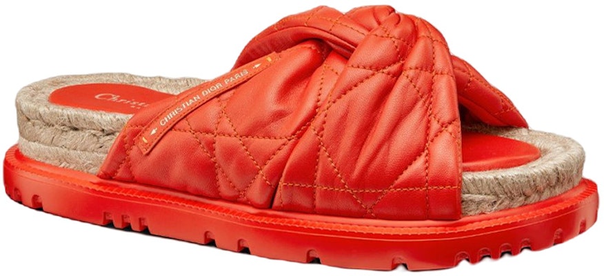 (W) 디올 Dtwist 슬라이드 '오렌지' KDQ705CQL_S18O Lookbook (W) 디올 Dtwist 슬라이드 '오렌지' KDQ705CQL_S18O