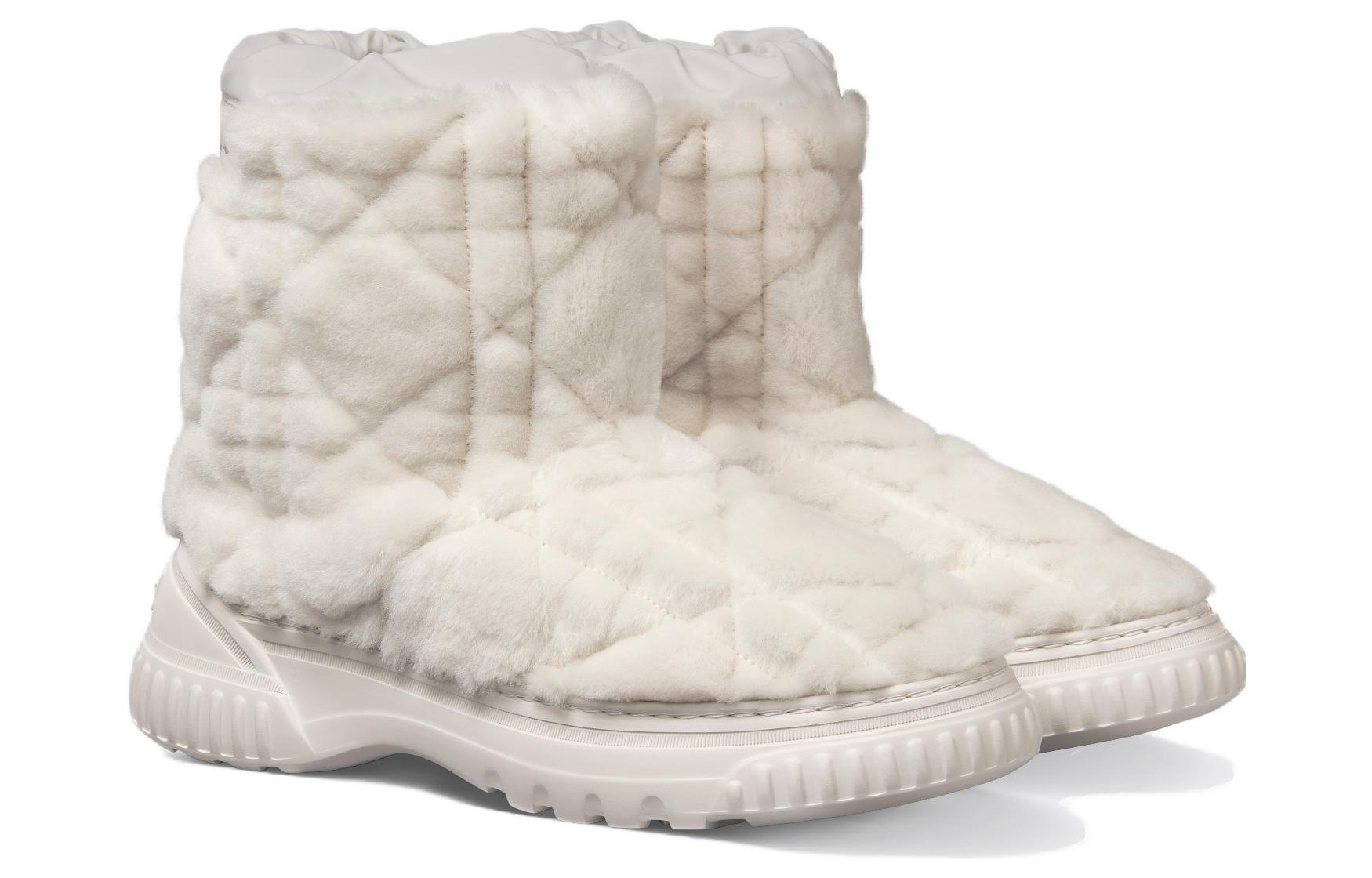 Lookbook (W) Dior Frost 'Beludru Putih' KCI992SKK_S03W