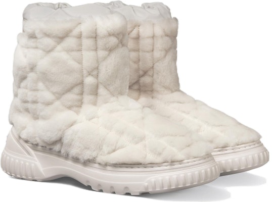 (W) Dior Frost 'Baldu Putih' KCI992SKK_S03W Lookbook (W) Dior Frost 'Baldu Putih' KCI992SKK_S03W