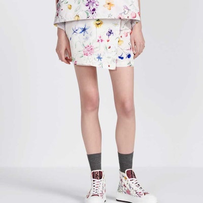(Women) DIOR FW23 White Floral Print Buckle Casual Mini Skirt. 357P15A2263-X0834 Sizing (Women) DIOR FW23 White Floral Print Buckle Casual Mini Skirt. 357P15A2263-X0834