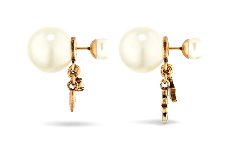Lookbook (Women) DIOR Gold Clover Heart Earrings with Metal, Crystal, and Resin Pearl Design. E3293WOMCYD09X