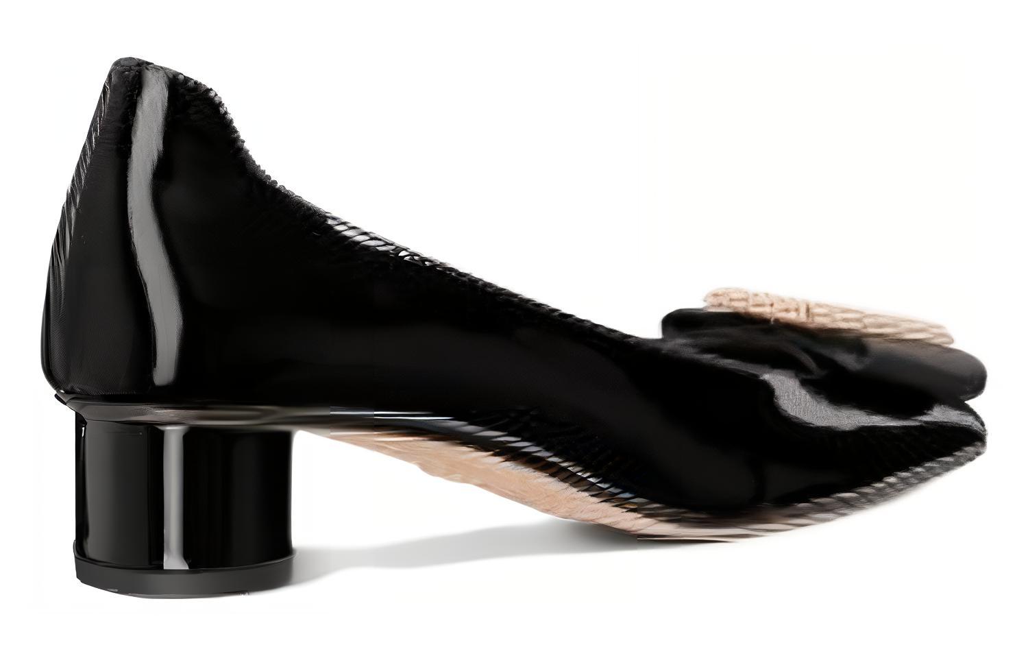 Shop (W) Dior Idylle Buckle Ballet Tumit Sederhana 'Patent Hitam' KDB756PGP_S900