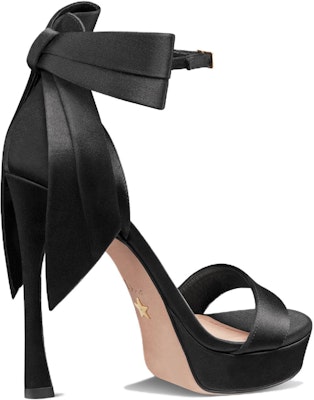 (W) Sandal Slingback Dior Mille Kulit Hitam 'Nyaman Serbaguna' KCQ944SAT_S900 Lookbook (W) Sandal Slingback Dior Mille Kulit Hitam 'Nyaman Serbaguna' KCQ944SAT_S900