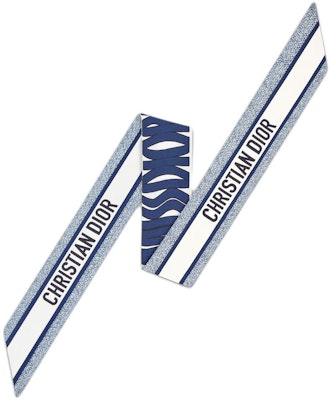 (W) 디올 미스 디올 미차 실크 스카프 여성용 - 네이비 블루 프린트 디자인. 45MID106I607_C540 Lookbook (W) 디올 미스 디올 미차 실크 스카프 여성용 - 네이비 블루 프린트 디자인. 45MID106I607_C540