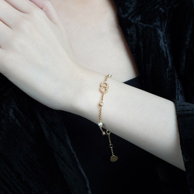 (W) Gelang Mutiara DIOR dengan Hiasan Logo B0668CDLRS-D301 Purchase (W) Gelang Mutiara DIOR dengan Hiasan Logo B0668CDLRS-D301