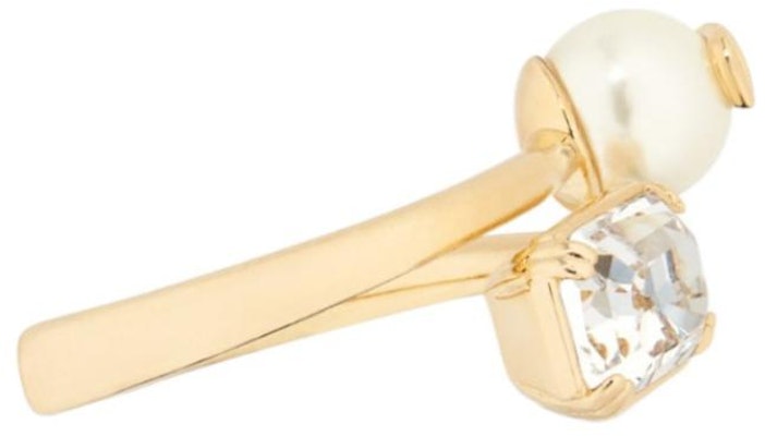 (Women) DIOR Petit CD Logo Metal Ring for Women - Gold. R2309WOMCY Lookbook (Women) DIOR Petit CD Logo Metal Ring for Women - Gold. R2309WOMCY