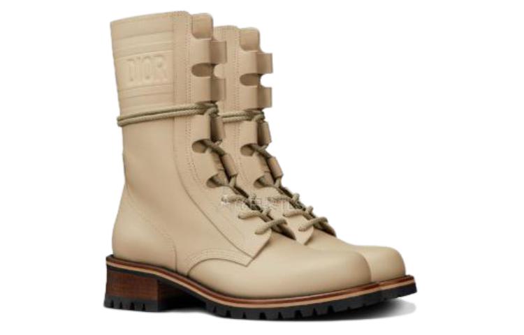 Lookbook (W) Bottes à Lacets Dior Quest en Cuir Beige à Talons Chunky et Bout Rond. KDI668VEA_S16T