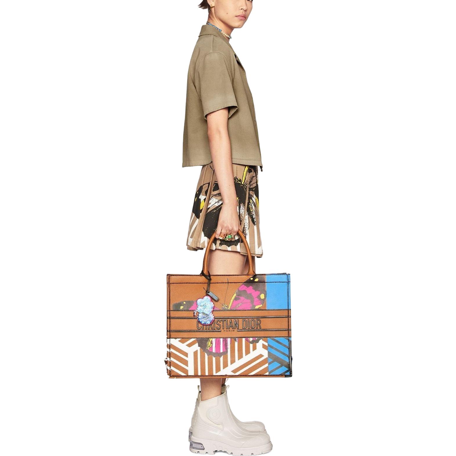 Details for (W) DIOR SS23 蝴蝶印花迷你裙 女款 卡其色. 227J67A3348-X1834