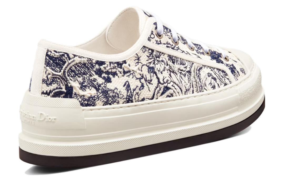 Lookbook (W) Dior Walk''n''Dior Baskets Basses ''Blanc Bleu Broderie'' KCK385TJE_S68B