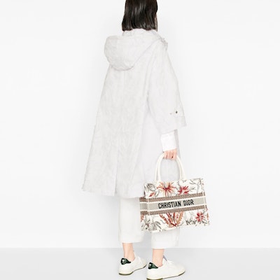 (W) 디올 화이트 카모플라주 테크 태프타 후드 코트 017M44A2960-X0100 Purchase (W) 디올 화이트 카모플라주 테크 태프타 후드 코트 017M44A2960-X0100