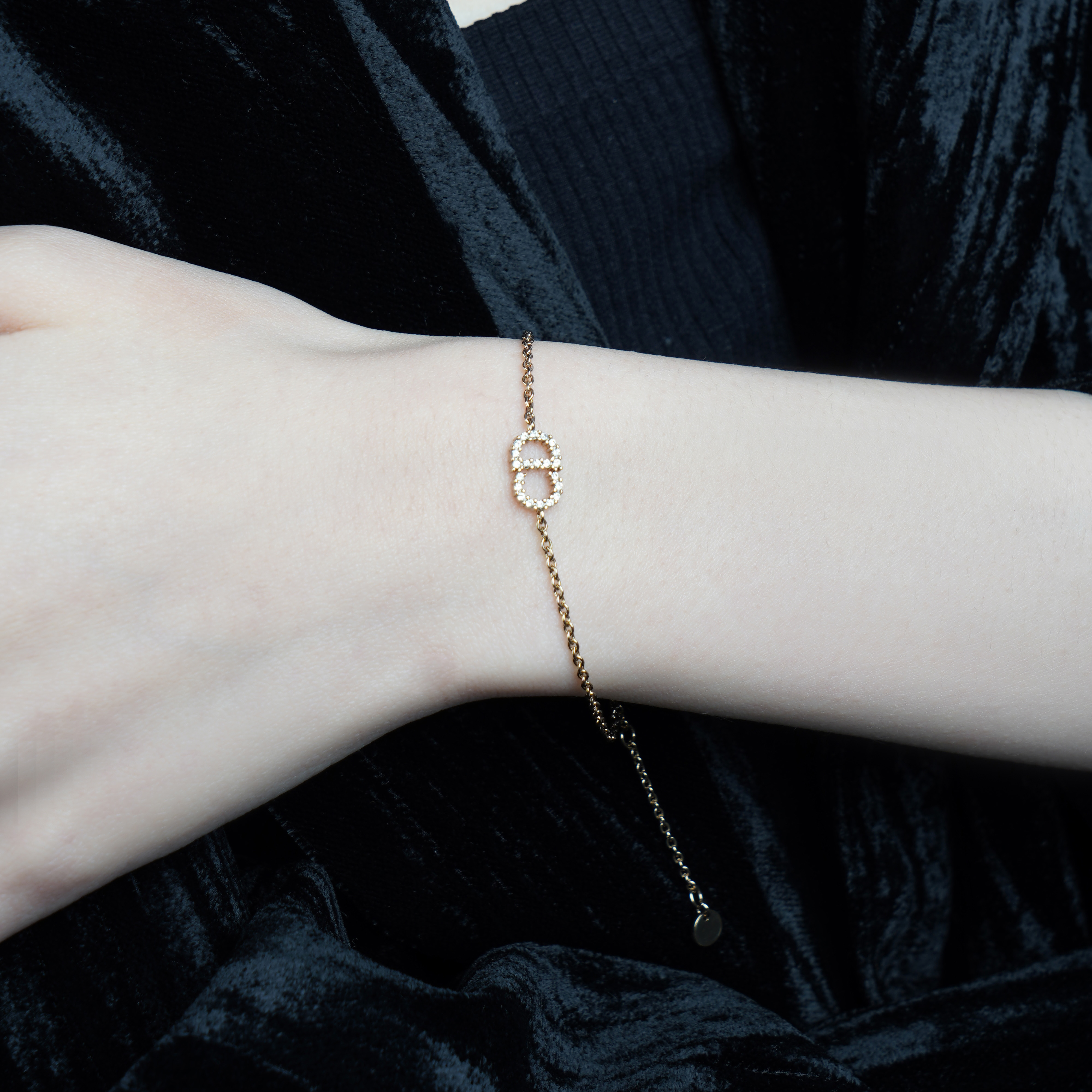 (Women) Dior White Crystal Gold-Tone Mixed Material Bracelet B0845CDLCY-D301 圖 8