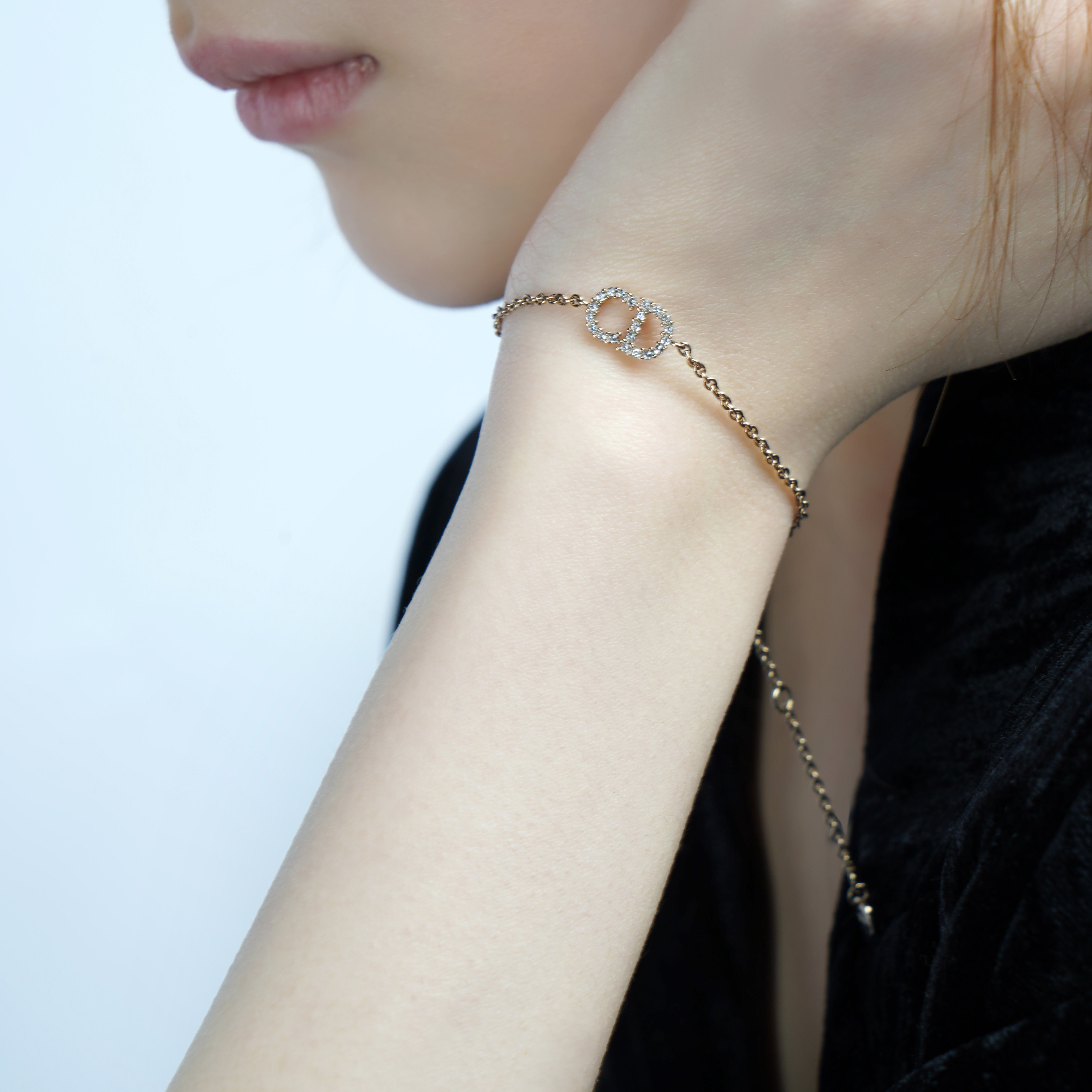 Shop (Women) DIOR White Crystal Gold Metal Bracelet Gold Gift Bag Edition B0845CDLCY-D301