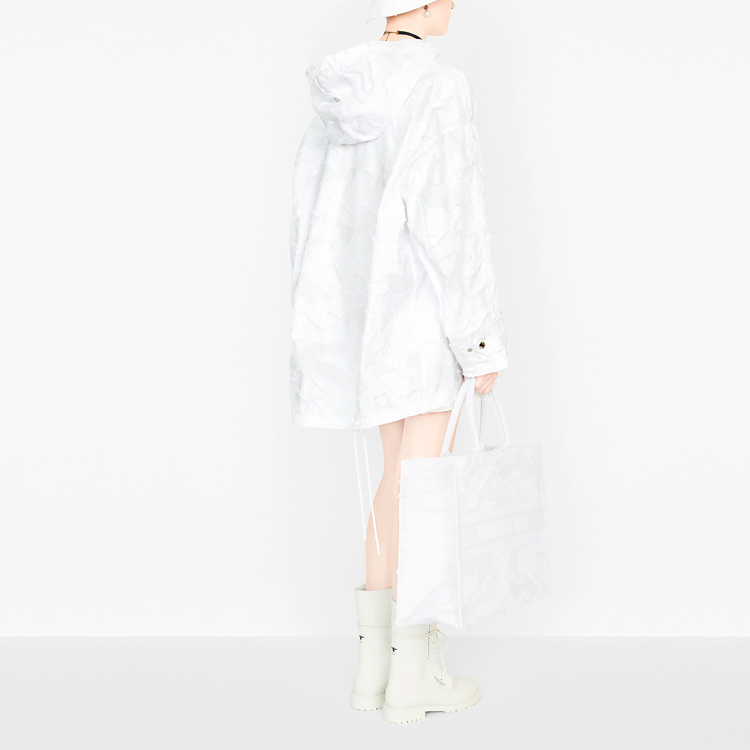 Shop (W) DIOR Jaket Hoodie Warna Putih Koleksi 2023. 017C10A2960X-0100