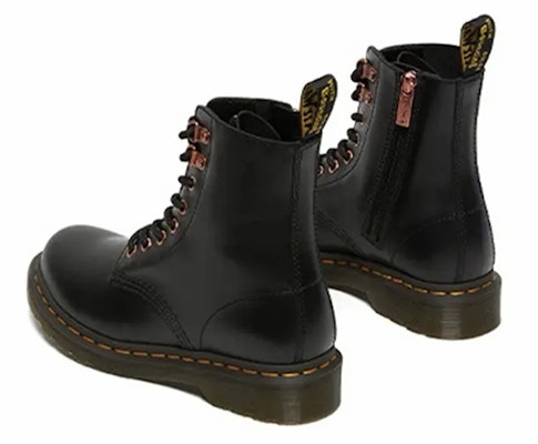 (W) Dr. Martens 1460 Kulit Hitam Matte Lembut Set Hadiah 'Rose Gold Eyelets' 26874001(C-BOX) Lookbook (W) Dr. Martens 1460 Kulit Hitam Matte Lembut Set Hadiah 'Rose Gold Eyelets' 26874001(C-BOX)