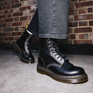 (W) 닥터마틴 1460 파스칼 아브루쪼 블랙 마틴 부츠 26940001 Sizing (W) 닥터마틴 1460 파스칼 아브루쪼 블랙 마틴 부츠 26940001