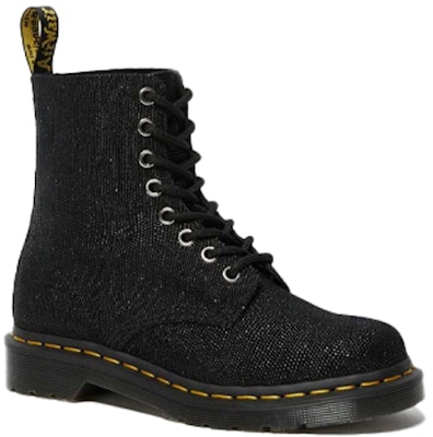 (W) Dr. Martens 1460 Pascal Hitam 26066001 Lookbook (W) Dr. Martens 1460 Pascal Hitam 26066001