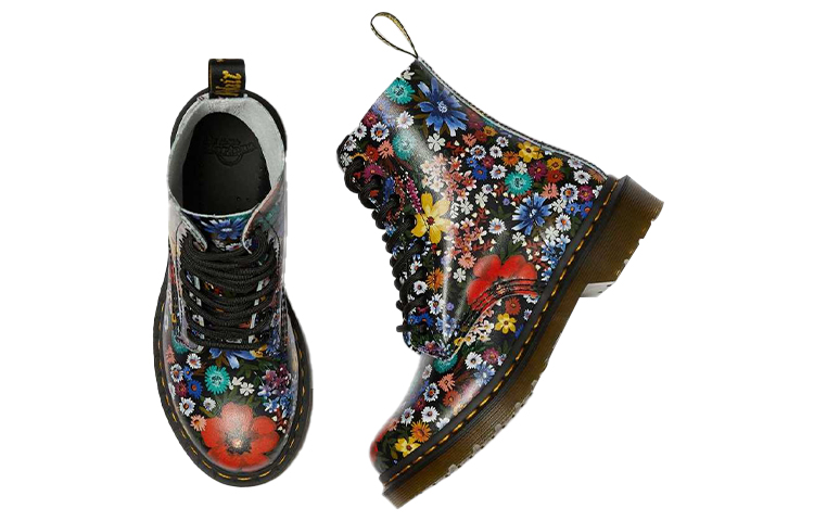 Lookbook (W) Dr. Martens 1460 Pascal But Kasut Hitam Renda Bunga 26113102