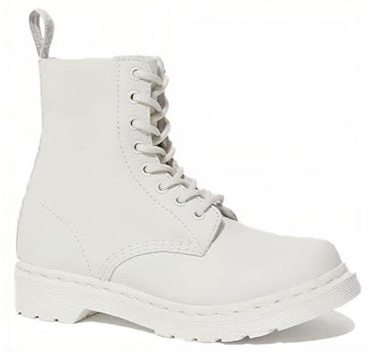 (W) Dr. Martens 1460 Pascal Gift Set 'Putih Salju' 24480100(C-BOX) Lookbook (W) Dr. Martens 1460 Pascal Gift Set 'Putih Salju' 24480100(C-BOX)