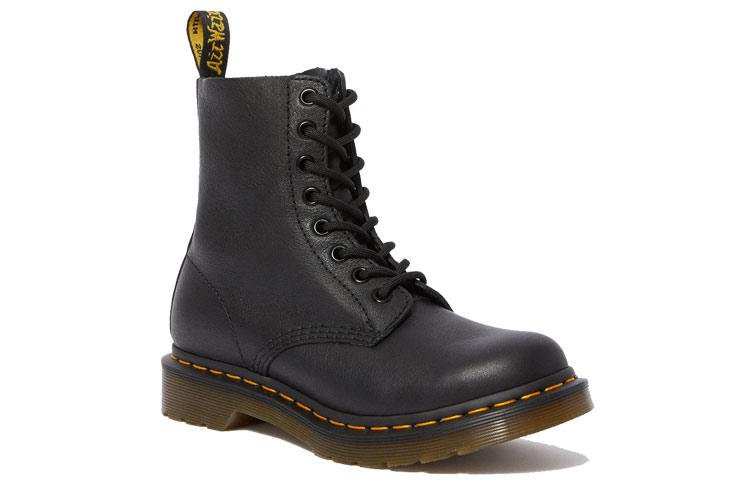 Shop Dr. Martens 1460 Pascal 弗吉尼亚皮革系带靴 '黑色' 13512006