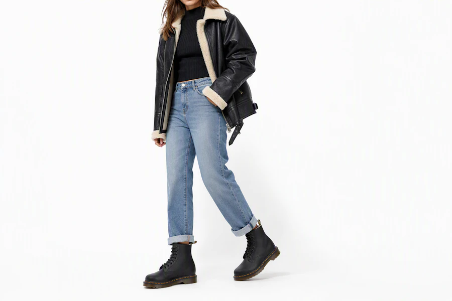 (W) Dr. Martens 1460 Berbulu Hitam Pelapik Tiruan 21797001 Order (W) Dr. Martens 1460 Berbulu Hitam Pelapik Tiruan 21797001
