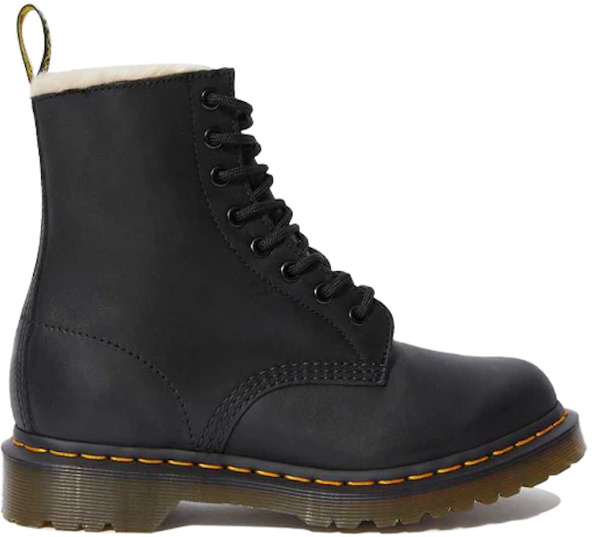 (W) Dr. Martens 1460 Berbulu Hitam Pelapik Tiruan 21797001 Lookbook (W) Dr. Martens 1460 Berbulu Hitam Pelapik Tiruan 21797001