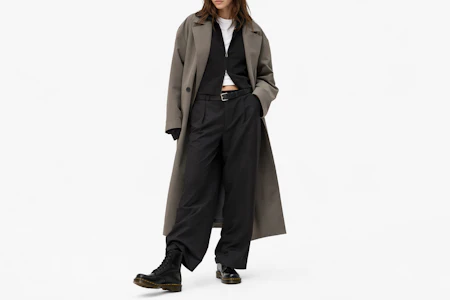 Order (女款)Dr. Martens 1460 亮面黑色 11821006