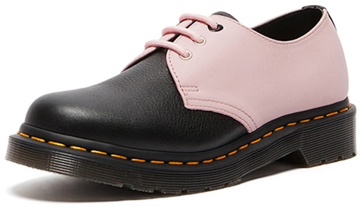 Dr. Martens 馬汀博士 荔枝紋軟皮3孔平底鞋 女款 粉色 Lookbook Dr. Martens 馬汀博士 荔枝紋軟皮3孔平底鞋 女款 粉色