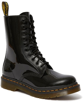 (W) Dr. Martens 1490 Kasut But Patent Lamper Hitam 25277001 Lookbook (W) Dr. Martens 1490 Kasut But Patent Lamper Hitam 25277001