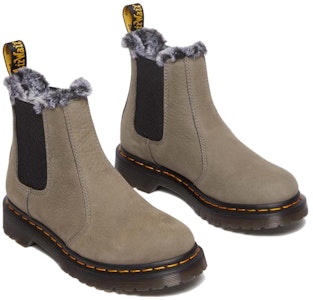 (W) Dr. Martens 2976 Bota Chelsea de Cuero 'Gris' 30955059 Lookbook (W) Dr. Martens 2976 Bota Chelsea de Cuero 'Gris' 30955059