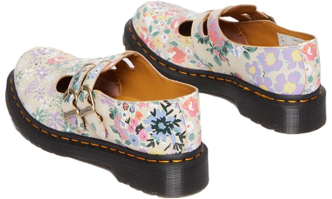 Dr.Martens馬汀博士 皮革 時尚搭扣 平底鞋 女款 米色 Shop Dr.Martens馬汀博士 皮革 時尚搭扣 平底鞋 女款 米色