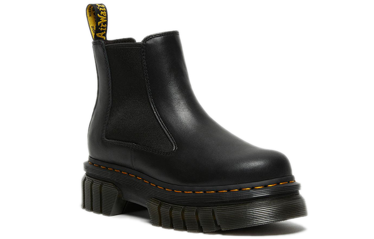 Shop Dr. Martens Audrick 耐磨舒適皮革厚底切爾西靴 女款 炭黑