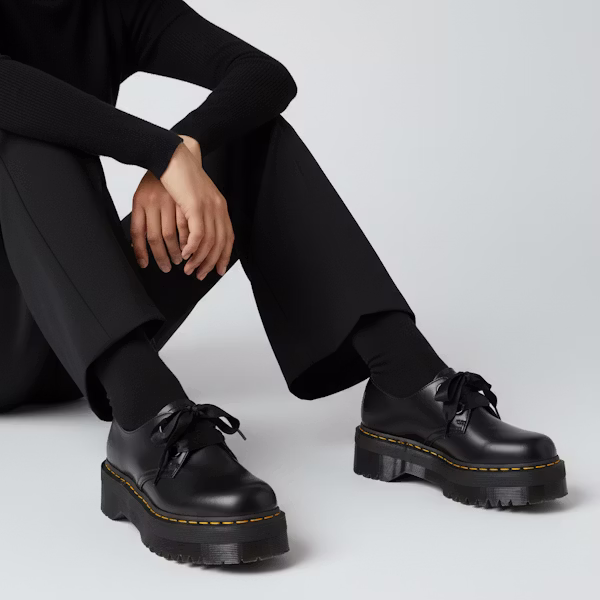 (W) Dr. Martens Holly Kulit Platform 'Hitam' 25234001 Order (W) Dr. Martens Holly Kulit Platform 'Hitam' 25234001