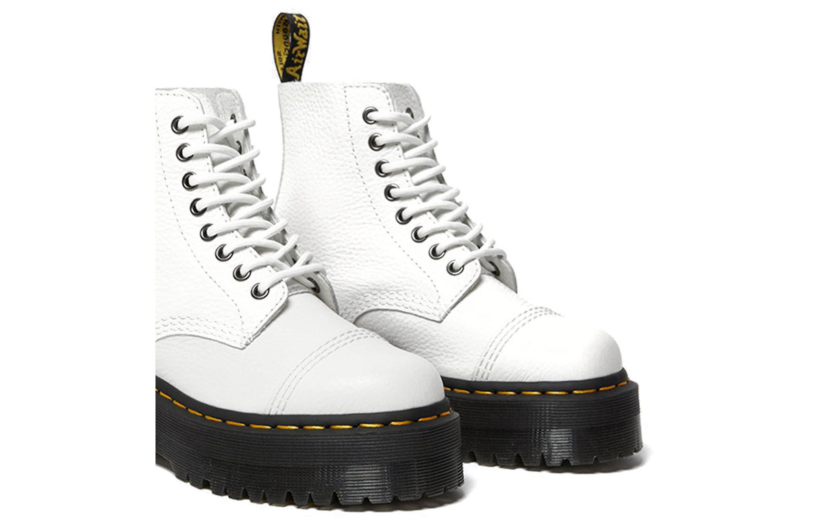 Lookbook (W) ドクターマーチン Sinclair ジップ白プラットフォームブーツ 26261100