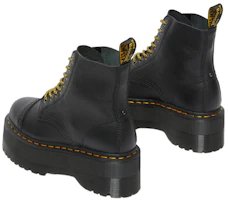 Shop Dr. Martens 馬汀博士 時尚系帶厚底馬丁靴 女款 黑色